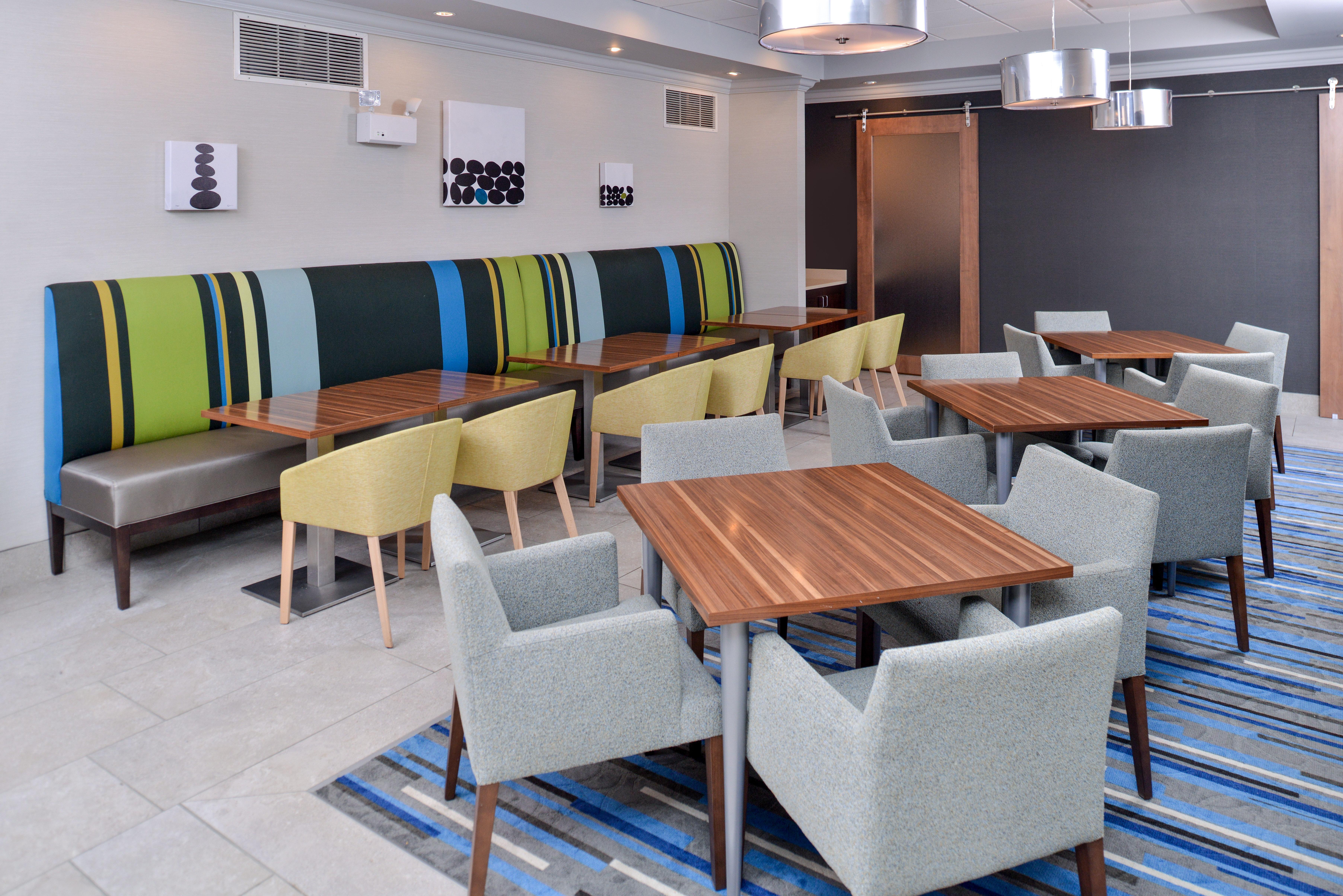 Holiday Inn Express Hotel & Suites St. Louis West-O'Fallon By Ihg Exterior photo
